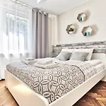 Apartamento Tyzenhauz Lobzowska Street *
